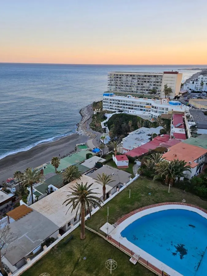 Apartamento La Roca-Mediterraneo Views, 8Th Floor-New Kitchen- Pool- Parking-Air Conditioning, Ceiling Fans & Free Wifi Torremolinos
