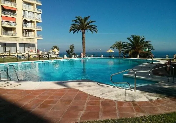 La Roca-Mediterraneo Views, 8Th Floor-New Kitchen- Pool- Parking-Air Conditioning, Ceiling Fans & Free Wifi Torremolinos 0*,  España