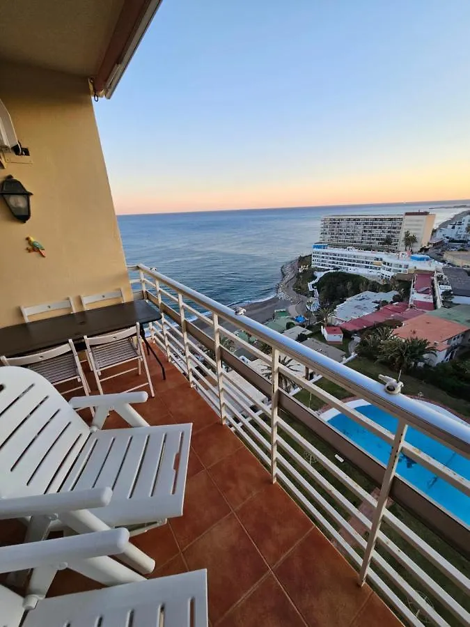 La Roca-Mediterraneo Views, 8Th Floor-New Kitchen- Pool- Parking-Air Conditioning, Ceiling Fans & Free Wifi Torremolinos