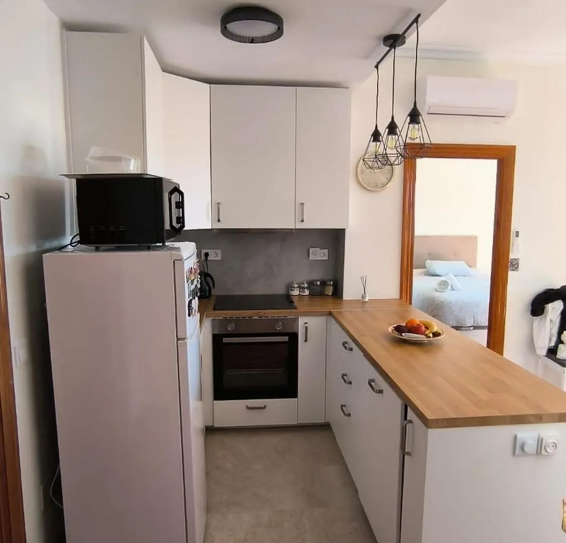 La Roca-Mediterraneo Views, 8Th Floor-New Kitchen- Pool- Parking-Air Conditioning, Ceiling Fans & Free Wifi Torremolinos Spain