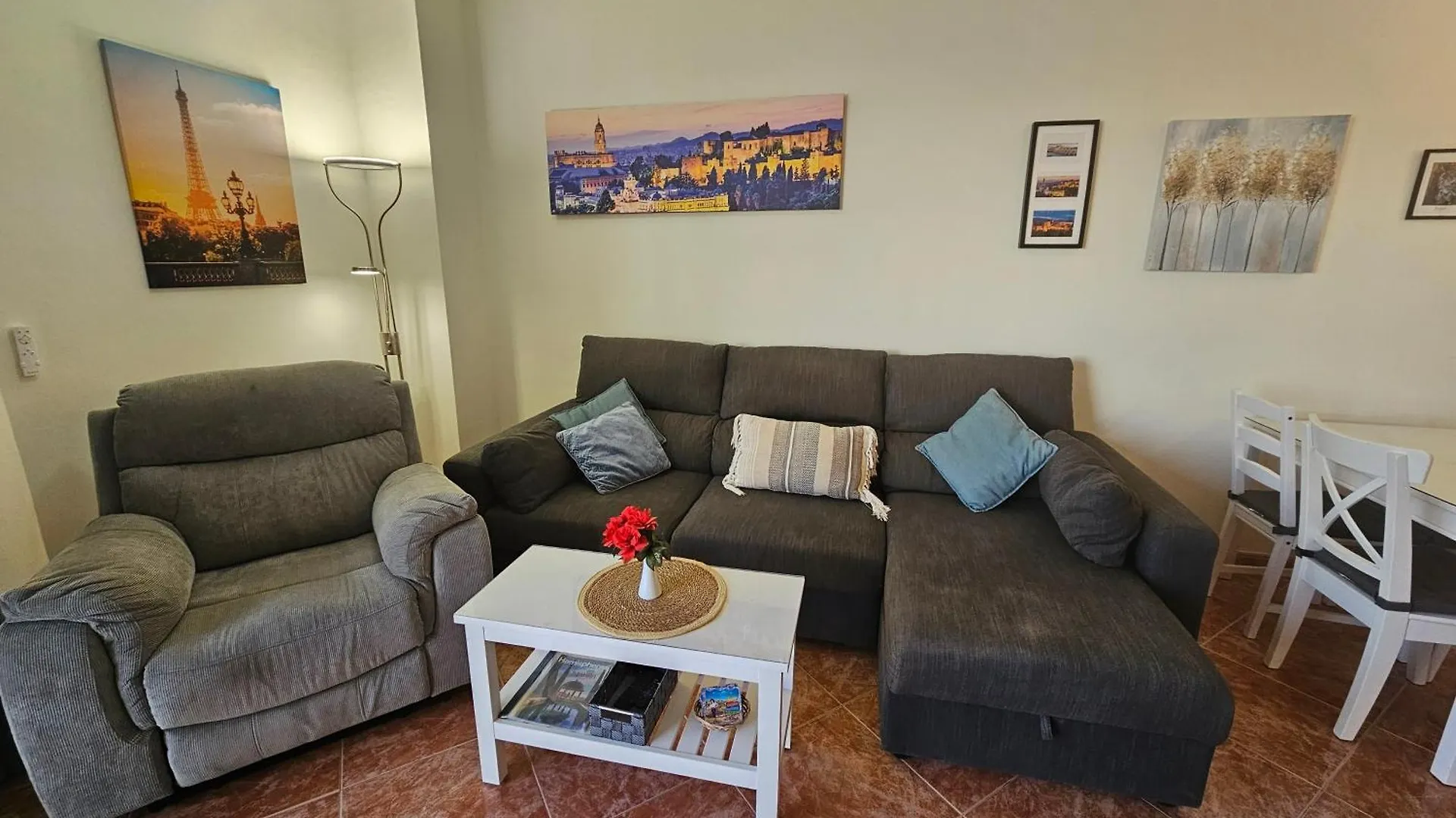 La Roca-Mediterraneo Views, 8Th Floor-New Kitchen- Pool- Parking-Air Conditioning, Ceiling Fans & Free Wifi Torremolinos España