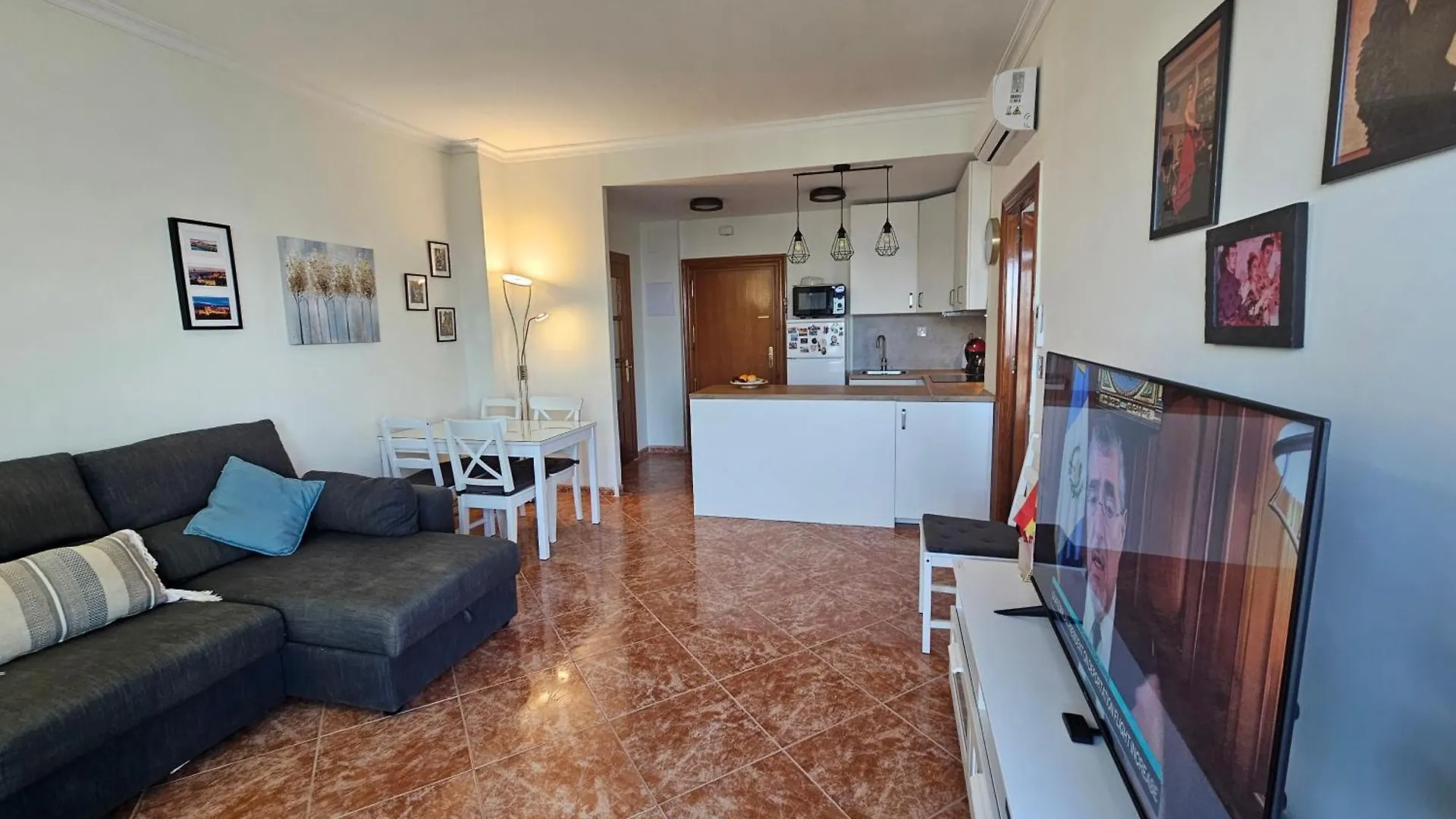 La Roca-Mediterraneo Views, 8Th Floor-New Kitchen- Pool- Parking-Air Conditioning, Ceiling Fans & Free Wifi Torremolinos Apartamento