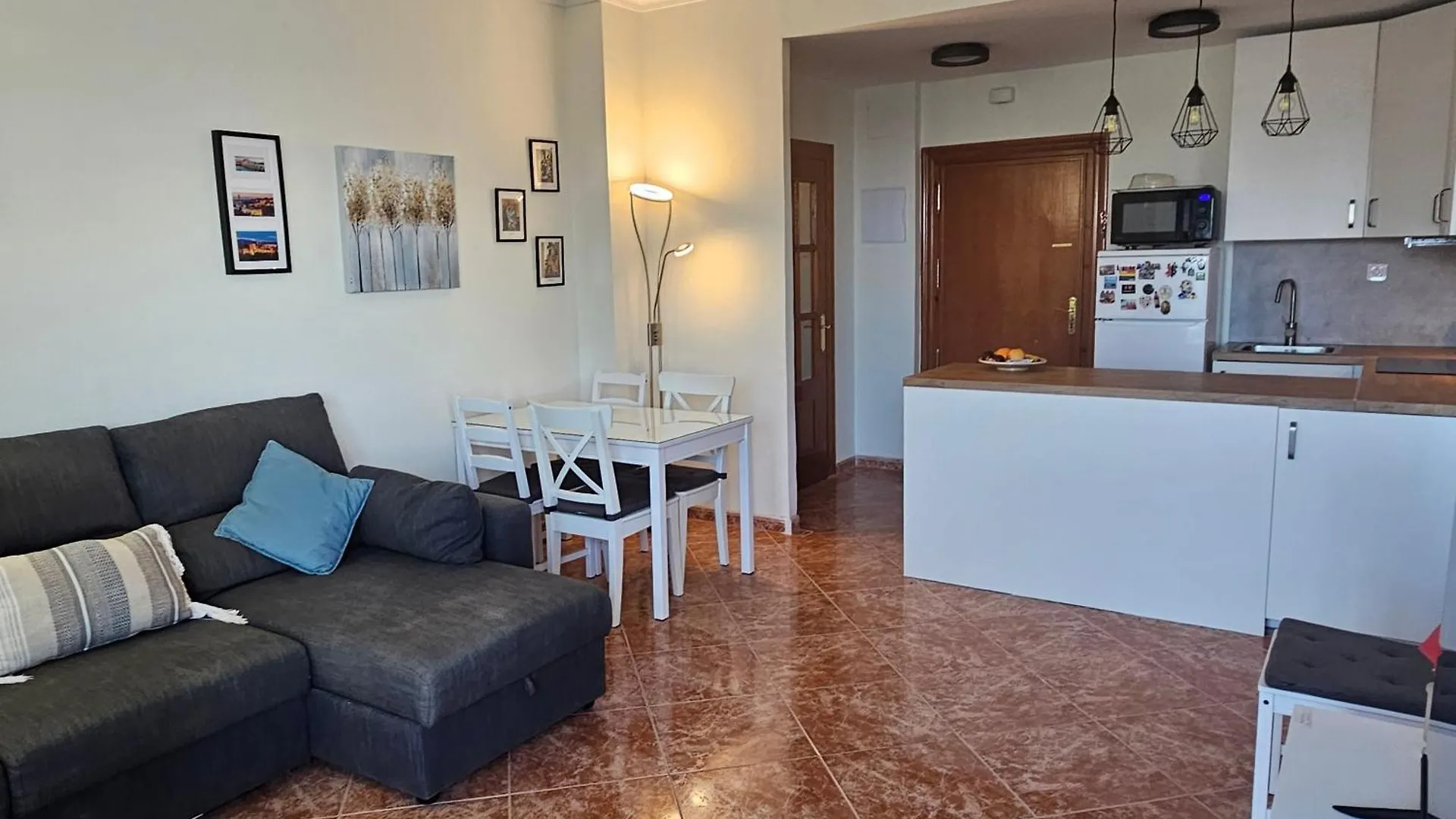 Apartamento La Roca-Mediterraneo Views, 8Th Floor-New Kitchen- Pool- Parking-Air Conditioning, Ceiling Fans & Free Wifi Torremolinos España